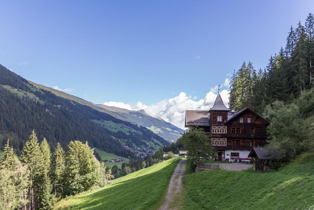 Villa Hartungen Ulten Seminarhaus Fur Naturliche Gesundheit St